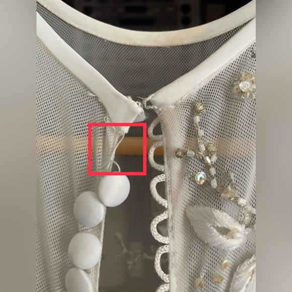 David’s Bridal Michaelangelo Wedding Dress - Picture 4 of 7